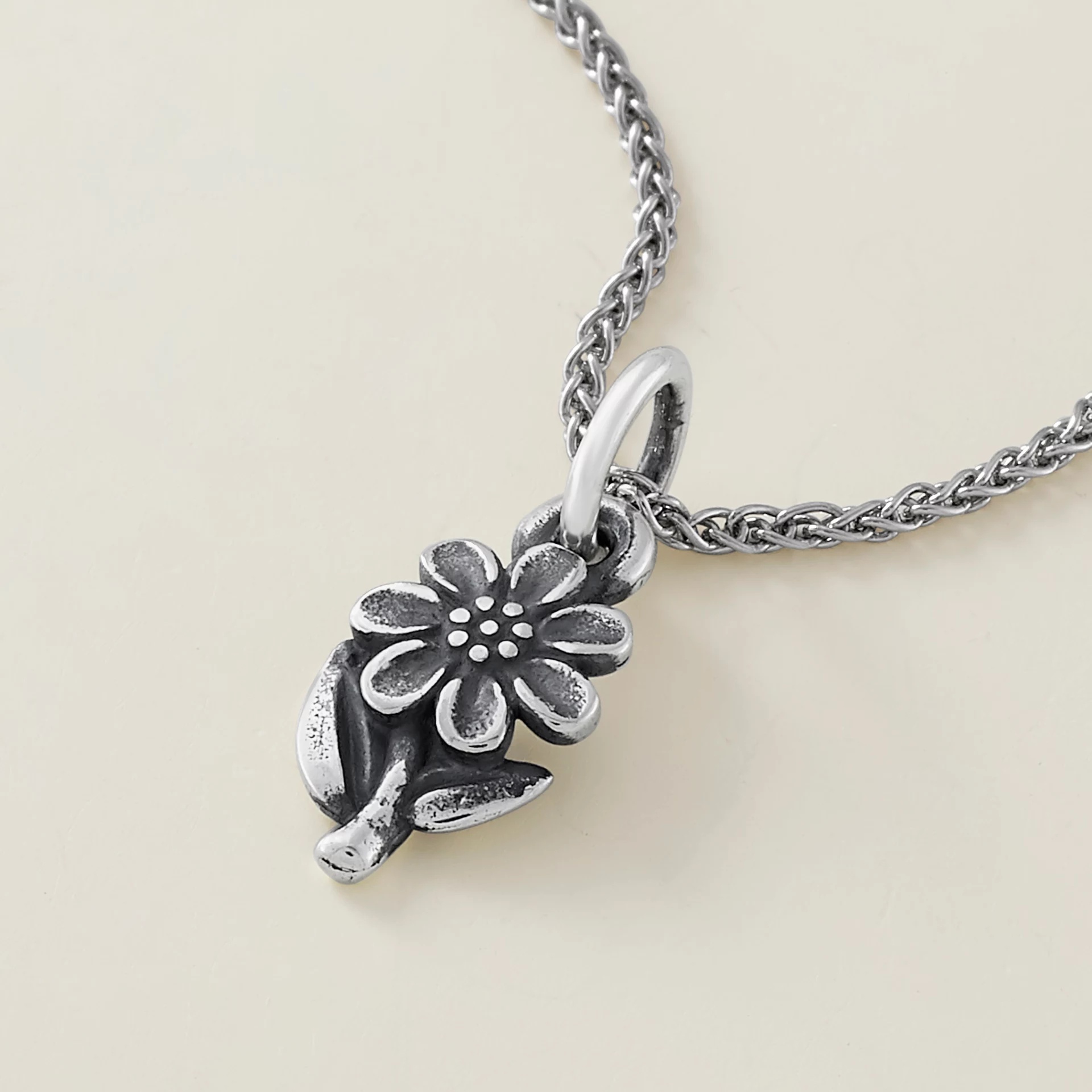 Mini Daisy Charm - Image 2